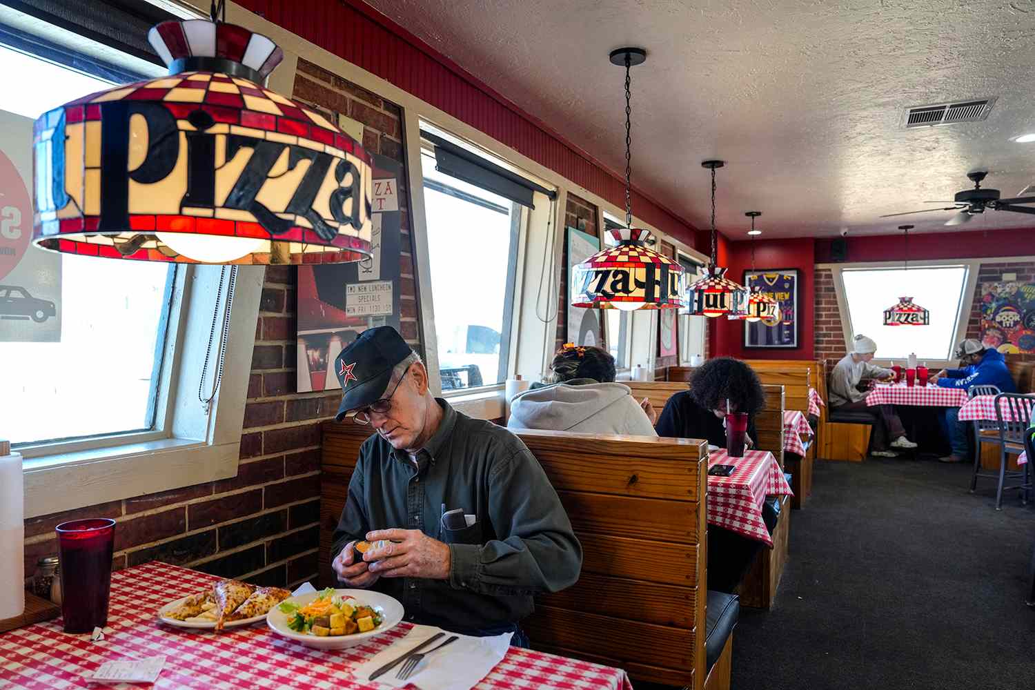 Pizza Hut and the Retro Restaurant Movement