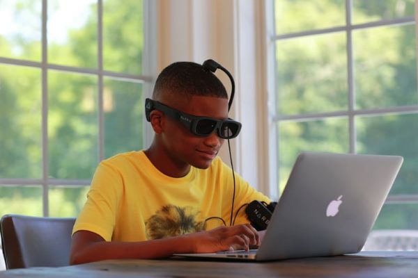 NASA-Inspired Smart Glasses Can Force Kids To Concentrate