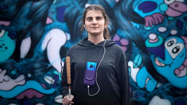 Facial Recognition App Remembers Names Of People You Forgot