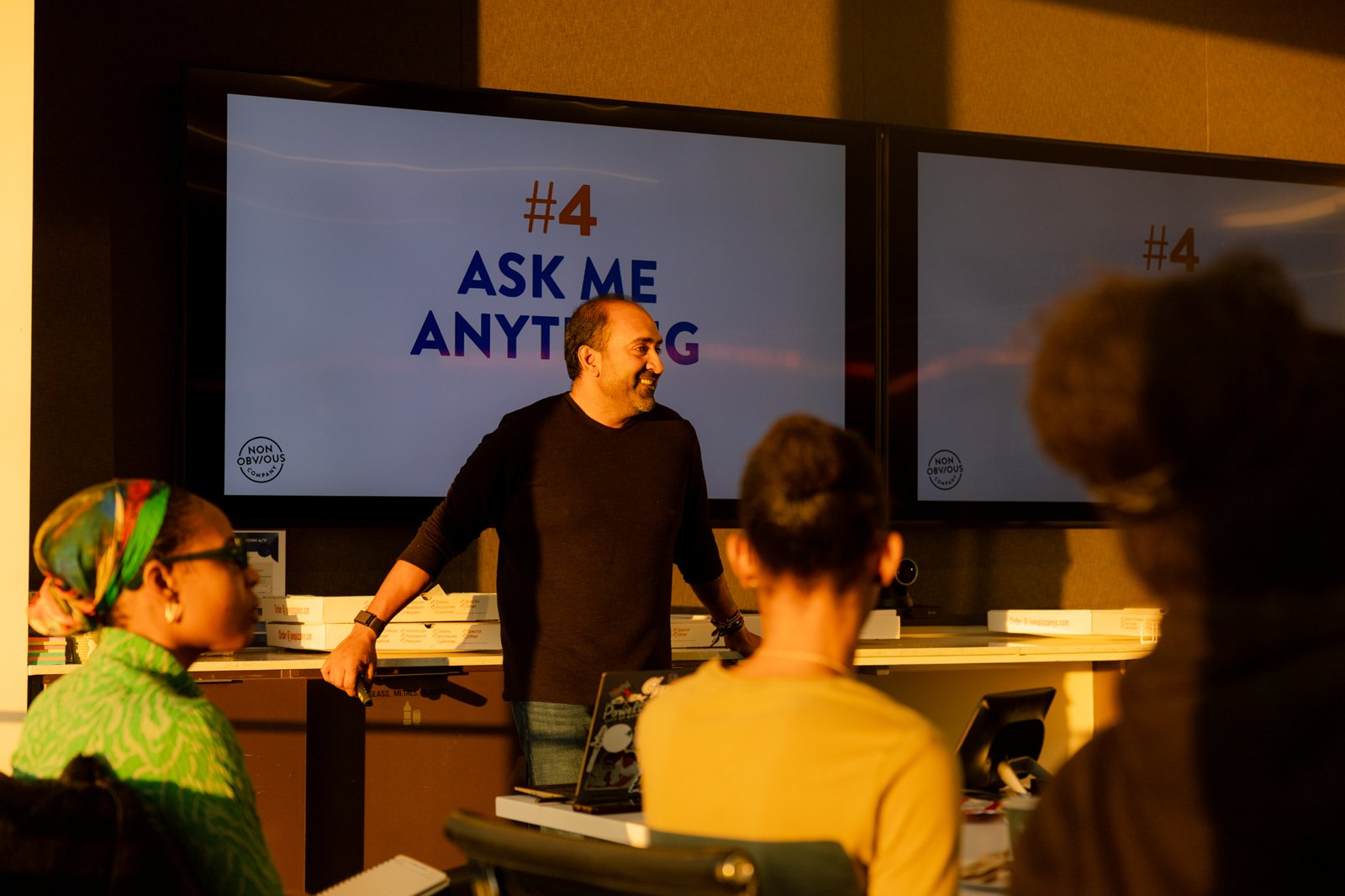 Rohit Bhargava leading a workshop