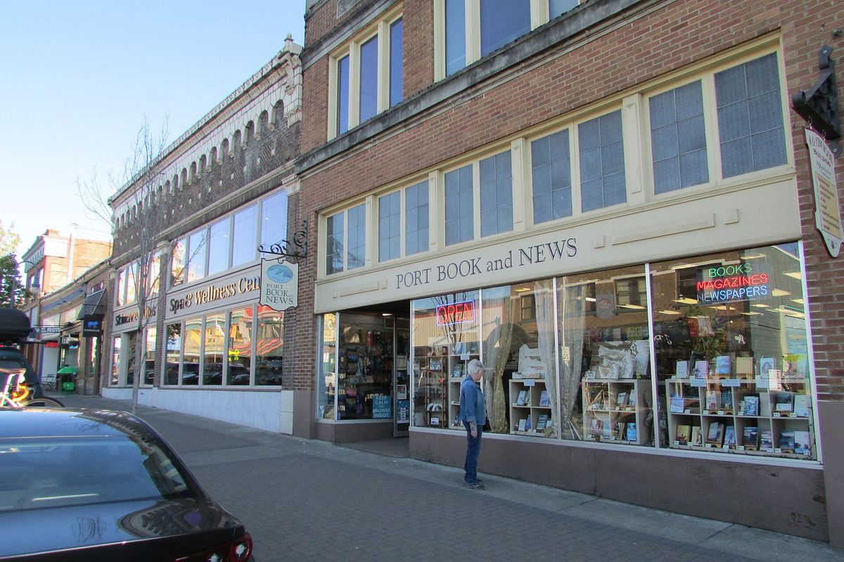 Port Book & News